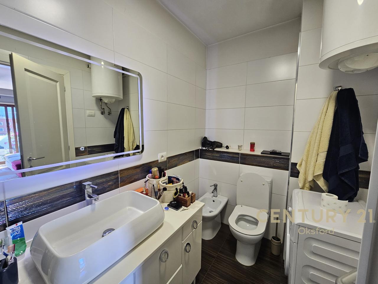 JAPIM ME QIRA APARTAMENT 2+1 NE RRUGEN MINE PEZA!