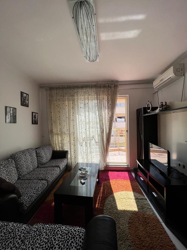 Apartament 3+1+2 me qera ne Yzberisht