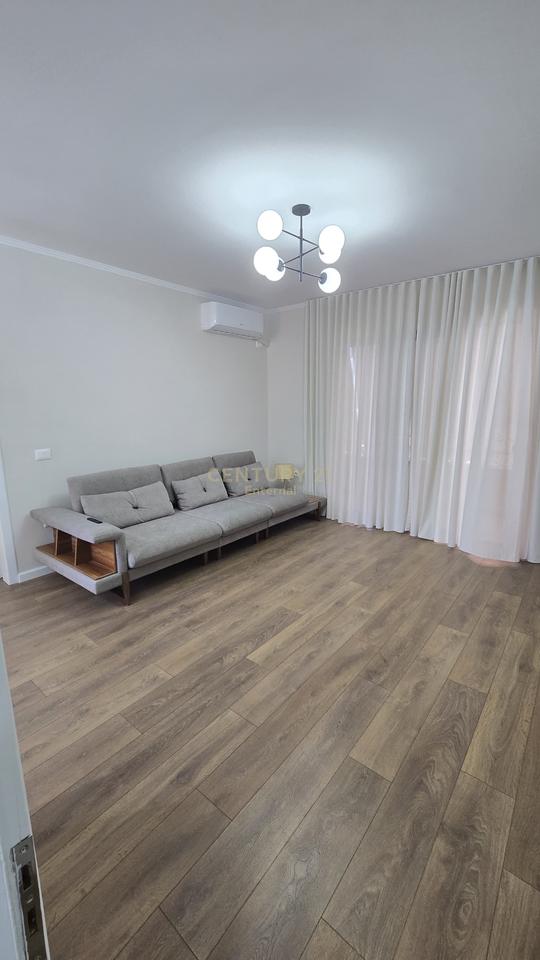 2+1 Apartment for Rent in Pazari i Ri