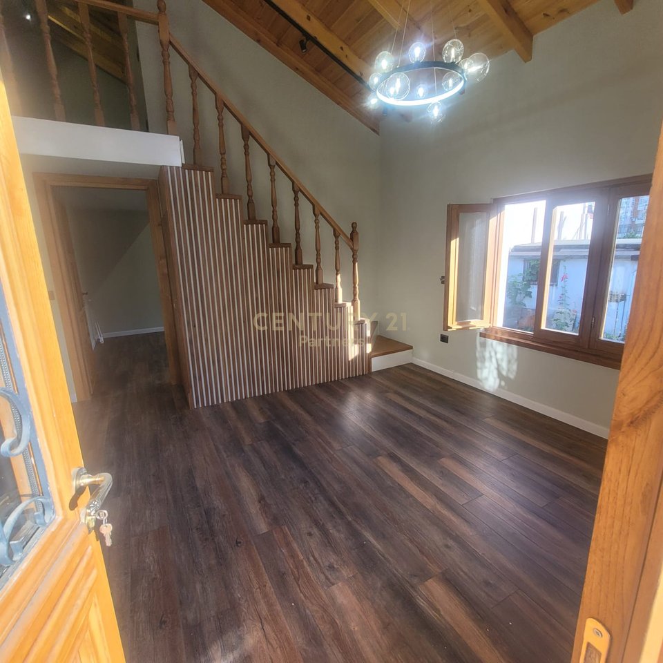 Two-story private house for sale - Gjergj Kastrioti Boulevard, near the "Sotir Gura" school in Korce