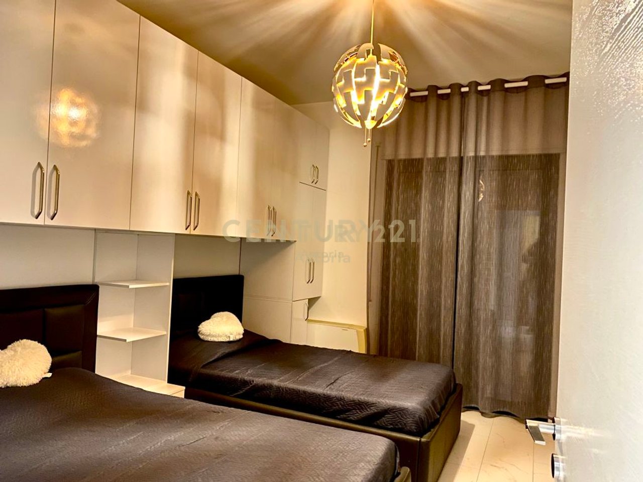 Super apartament 2+1+2+post parkimi me qira ne kompleksin Green City.