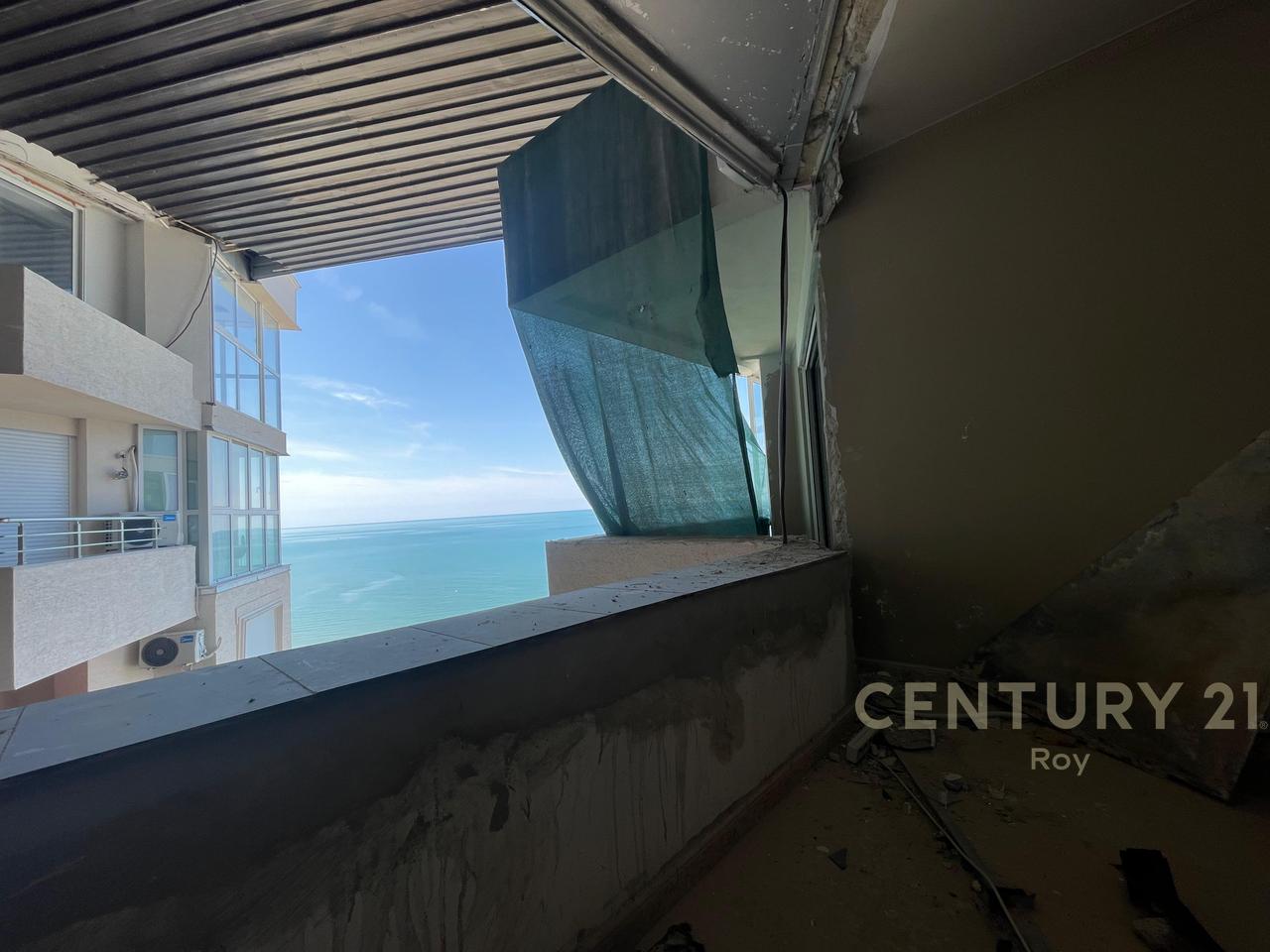 Studio with sea view on the first line in the Shkëmbi i Kavajës area!
