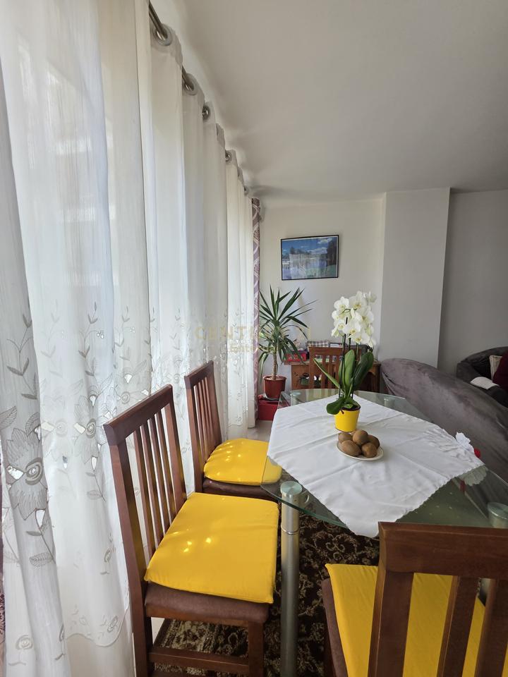 Shitet Apartament 2+1+2 perballe Grand Gallery, Yzberish