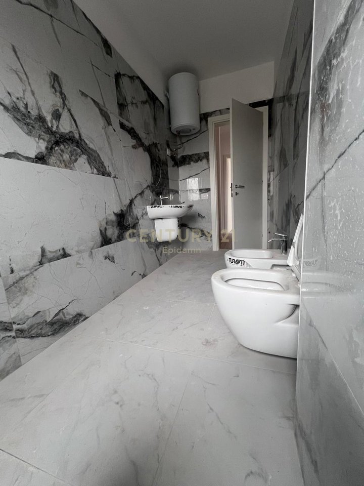 Appartamento 2+1 in Vendita nel Centro di Kamza, Tirana - 99.540€ | 110,6 m²