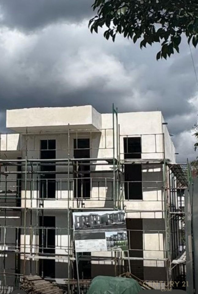 Villa moderna in vendita vicino al centro commerciale TEG