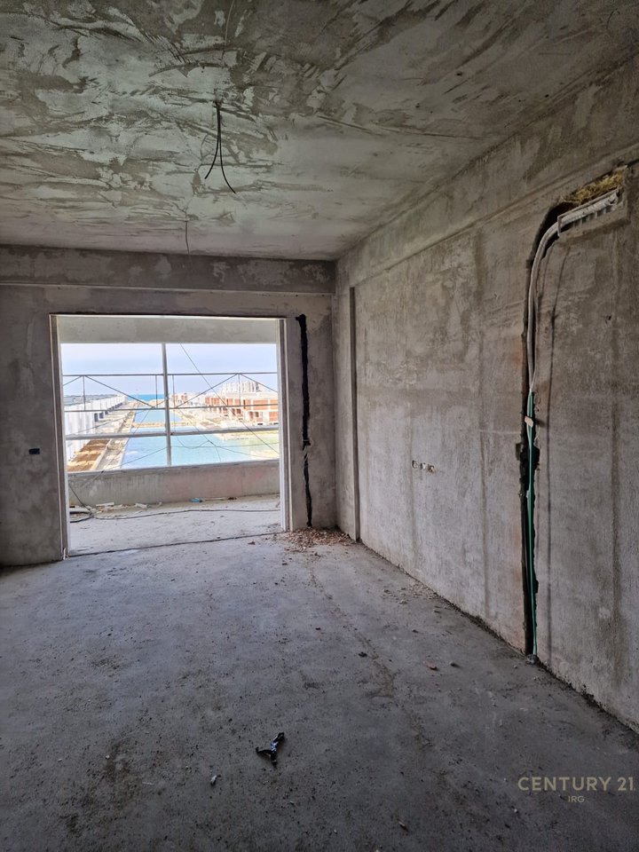 STUDIO APARTMENT EASILY CONVERTED INTO 1+1 AT TURQUOISE MARINA!