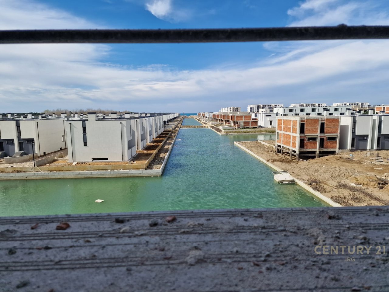 STUDIO APARTMENT EASILY CONVERTED INTO 1+1 AT TURQUOISE MARINA!