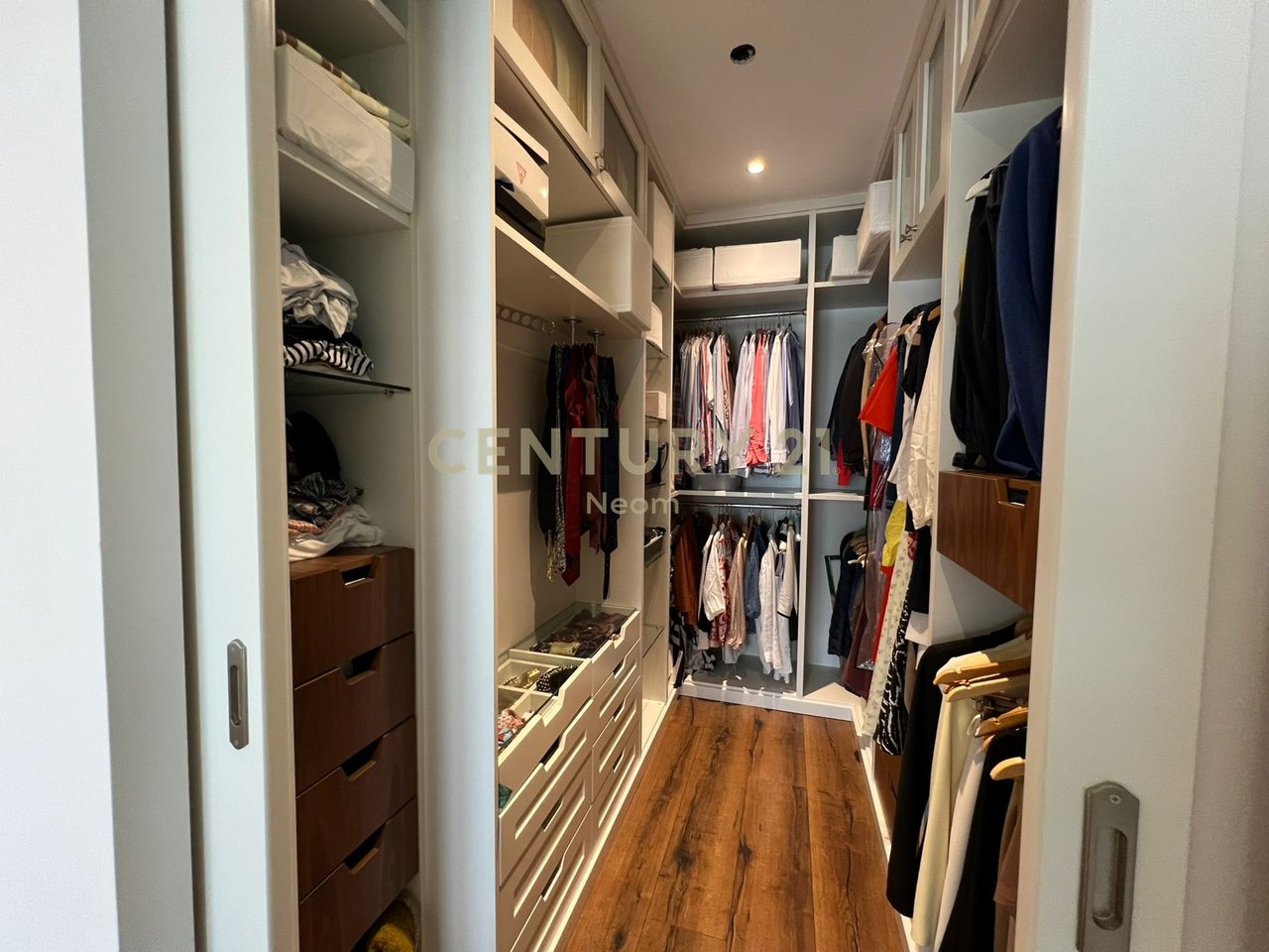 FOR RENT, MODERN PENTHOUSE 2 +1+2 + Parking Space, On the Artificial Lake!