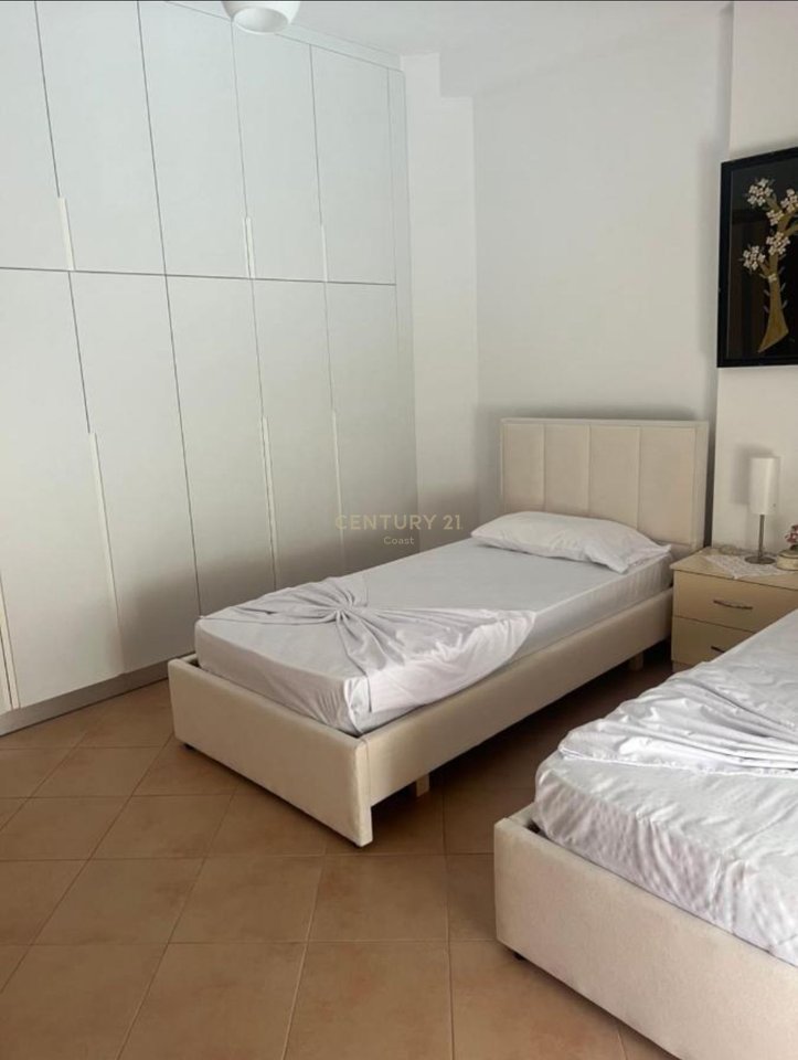 Apartament me qira 2+1+2 – Rruga e Çipajve, Vlorë