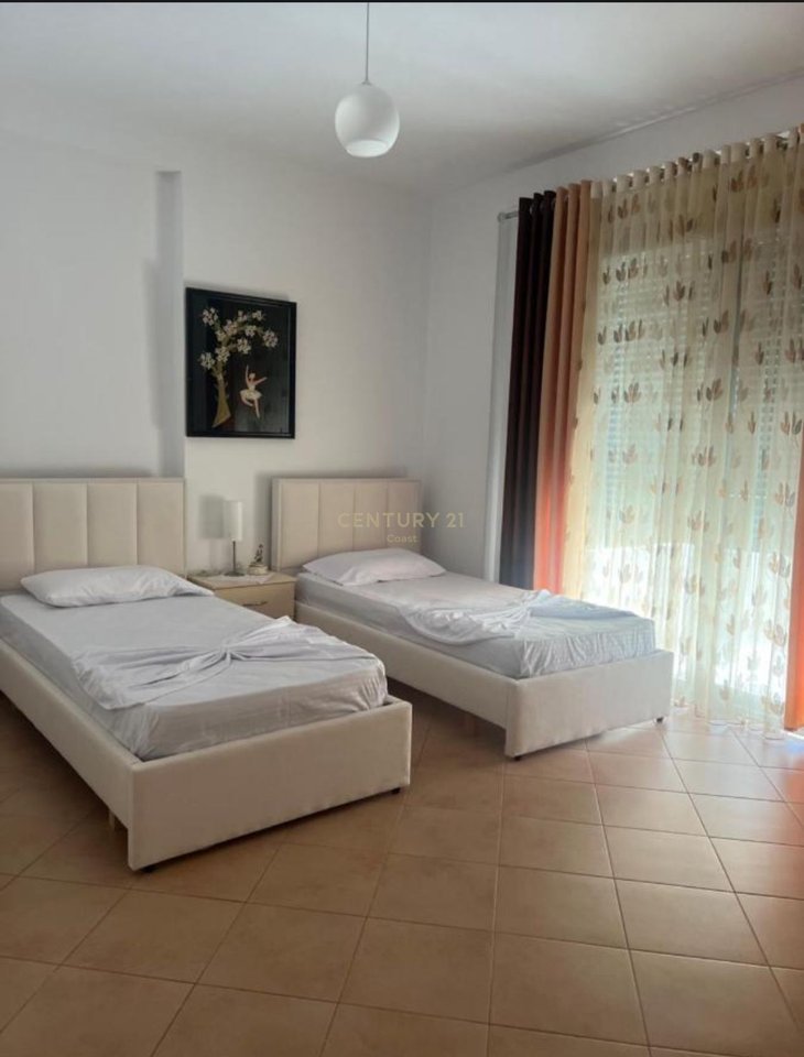 Apartament me qira 2+1+2 – Rruga e Çipajve, Vlorë