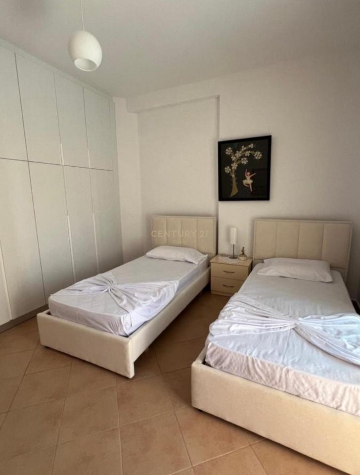 Apartament me qira 2+1+2 – Rruga e Çipajve, Vlorë