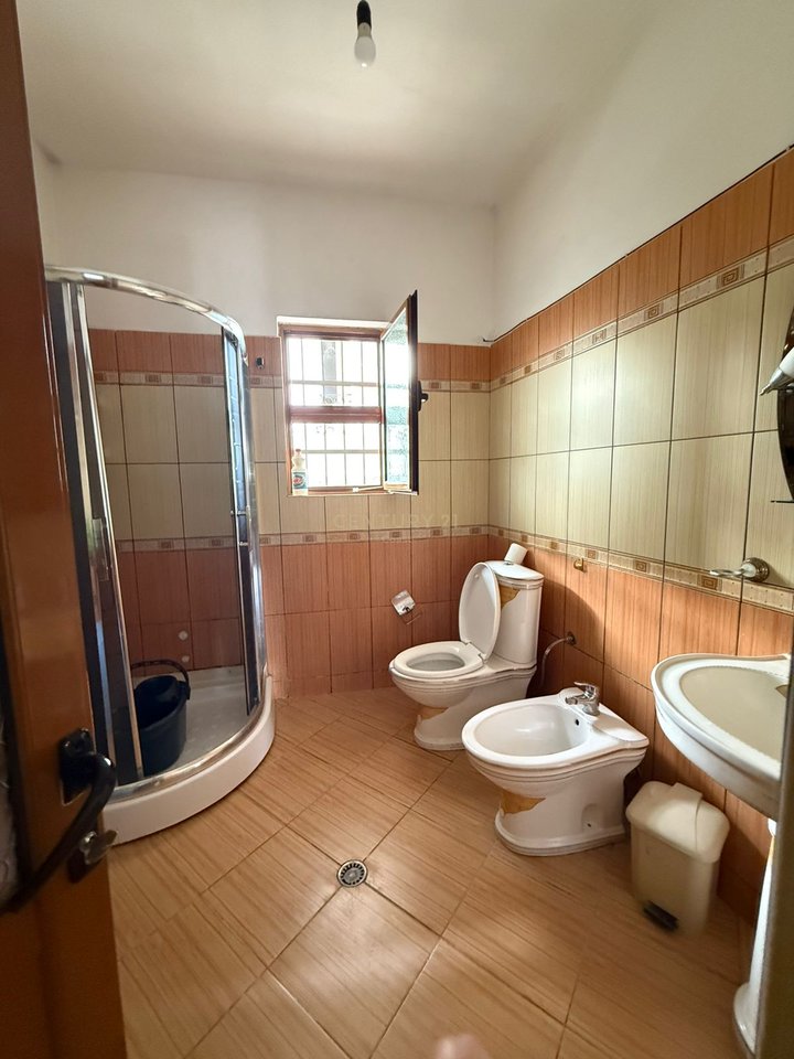 SHITET SHTEPI PRIVATE TE LAGJA "15 TETORI" VLORE!!!