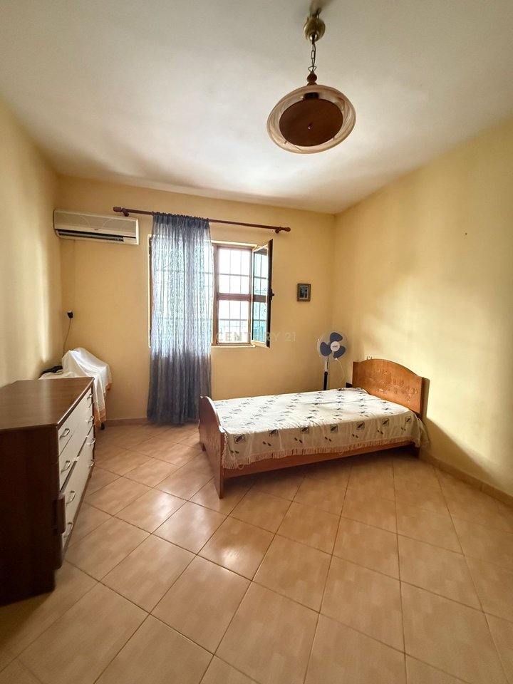 SHITET SHTEPI PRIVATE TE LAGJA "15 TETORI" VLORE!!!