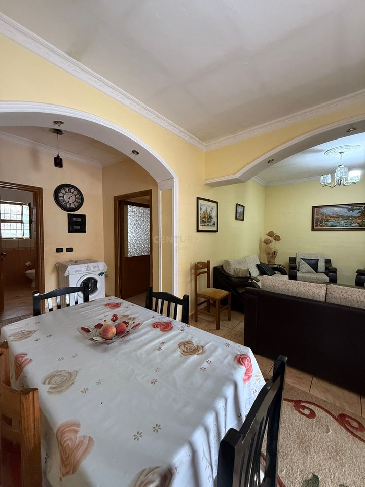 SHITET SHTEPI PRIVATE TE LAGJA "15 TETORI" VLORE!!!