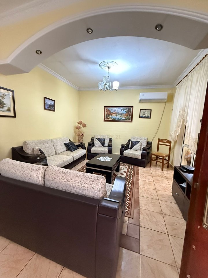 SHITET SHTEPI PRIVATE TE LAGJA "15 TETORI" VLORE!!!