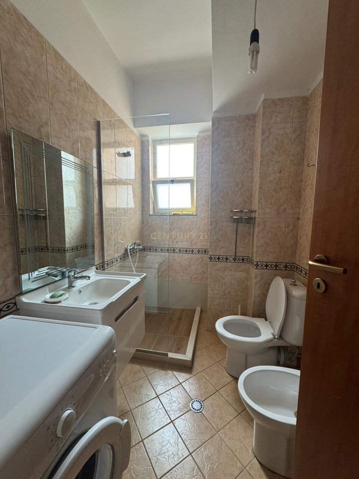JEPET ME QIRA APARTAMENT 2+2 NE LUNGOMARE PRANE KONSULLATES ITALIANE,VLORE!!!