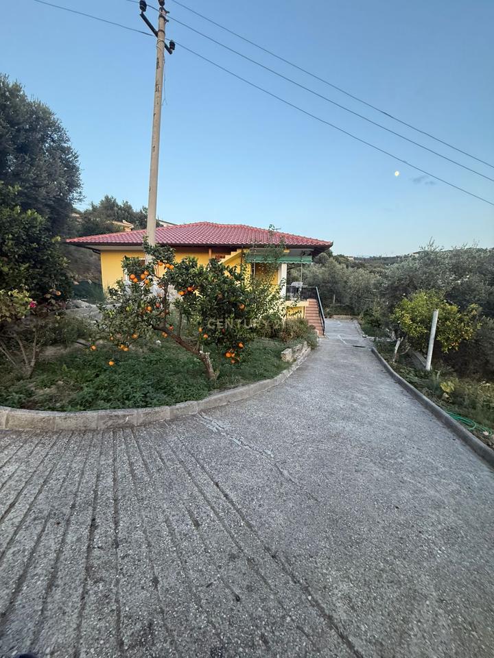 SHITET SHTËPI PRIVATE NË AFËRSI TË FSHATIT KANINË, VLORË!!!