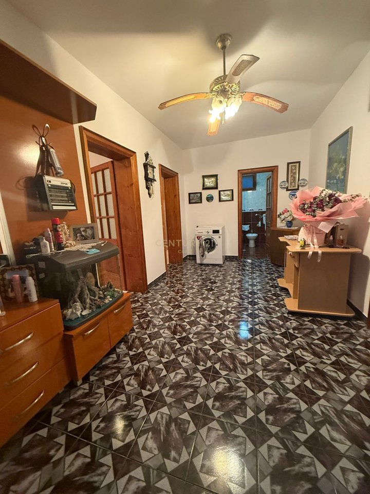 SHITET SHTËPI PRIVATE NË AFËRSI TË FSHATIT KANINË, VLORË!!!