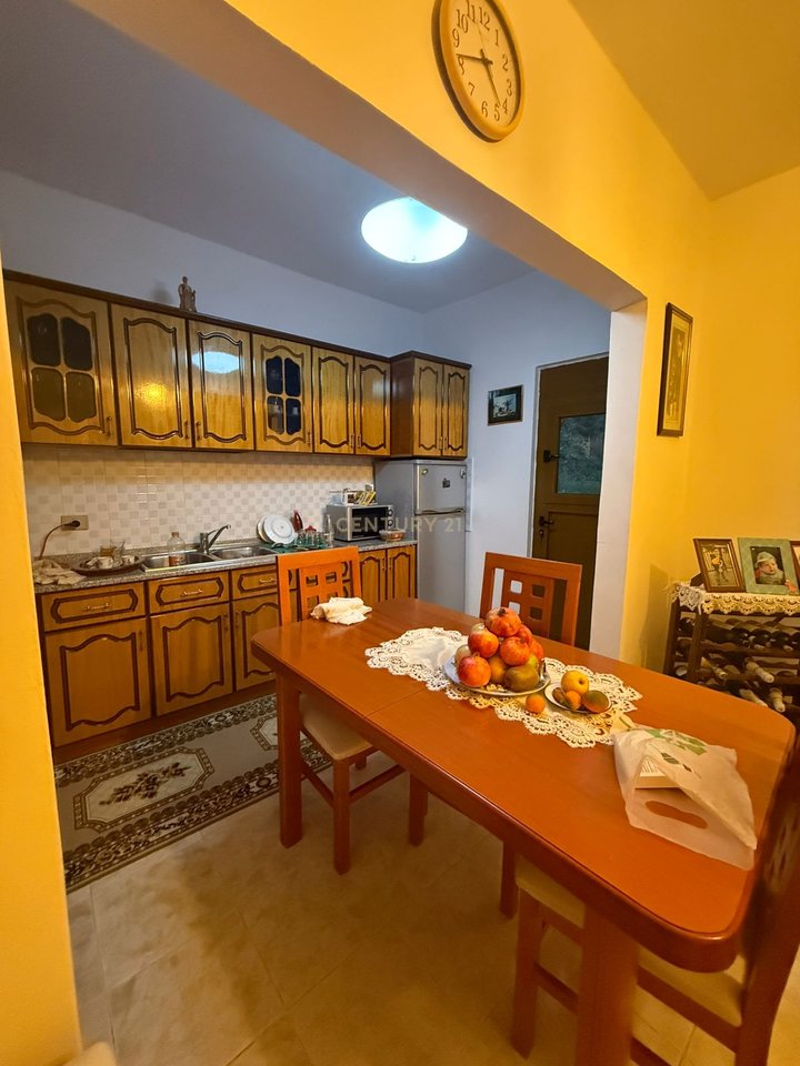 SHITET SHTËPI PRIVATE NË AFËRSI TË FSHATIT KANINË, VLORË!!!