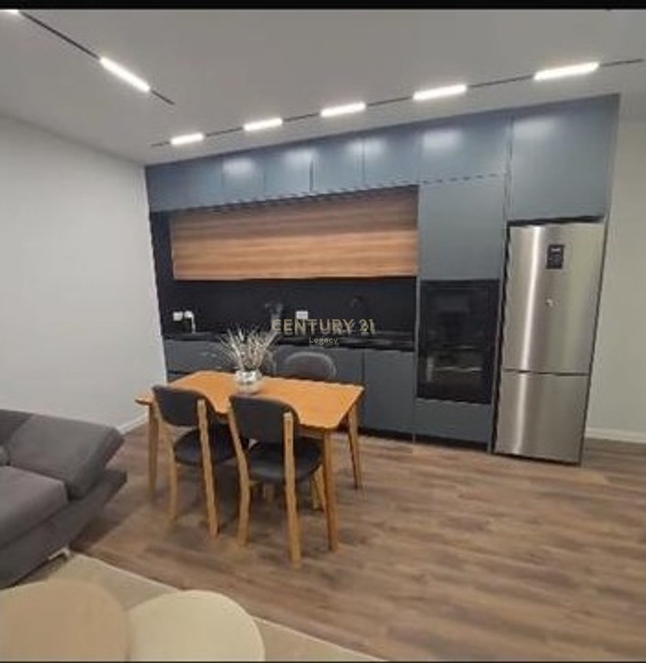 In affitto 2+1+posto auto vicino all'Ufficio Ipotecario