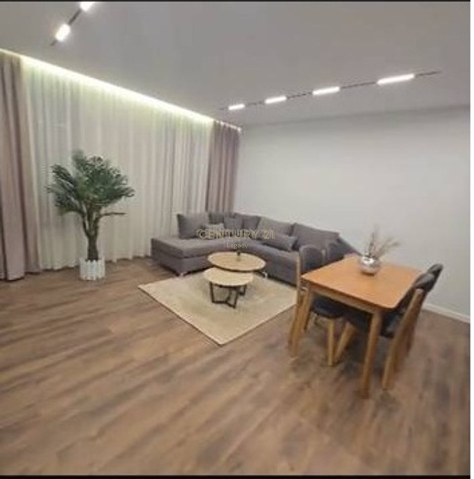 In affitto 2+1+posto auto vicino all'Ufficio Ipotecario