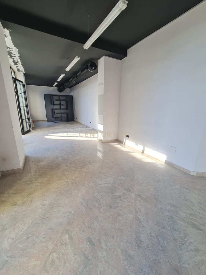 Ambienti Komercial për Qira në Zonën e Vollgës, Durrës - 600€ !