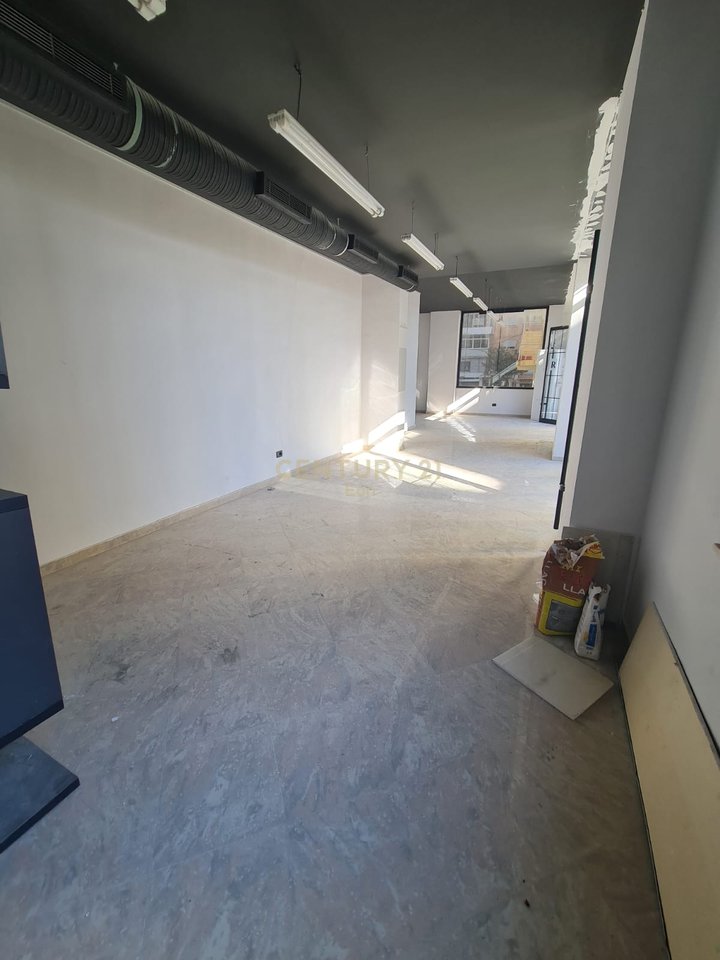 Ambienti Komercial për Qira në Zonën e Vollgës, Durrës - 600€ !
