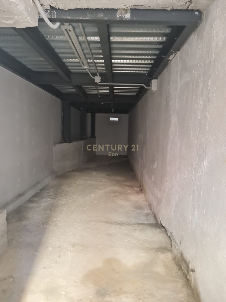 Ambient Komercial për Shitje në Vollga, Durrës !