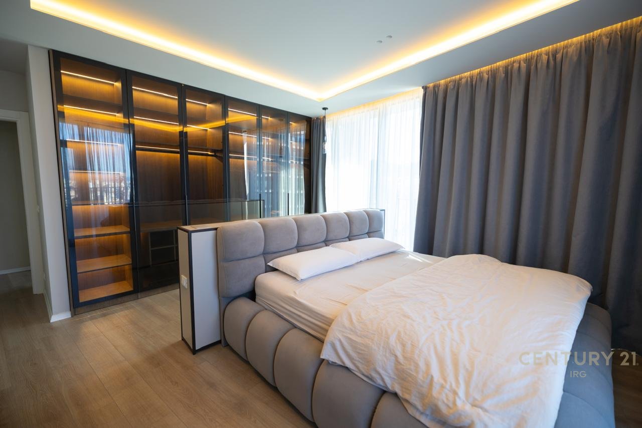 VISTA LAGO, APPARTAMENTO IN VENDITA SU TUTTO IL PIANO!