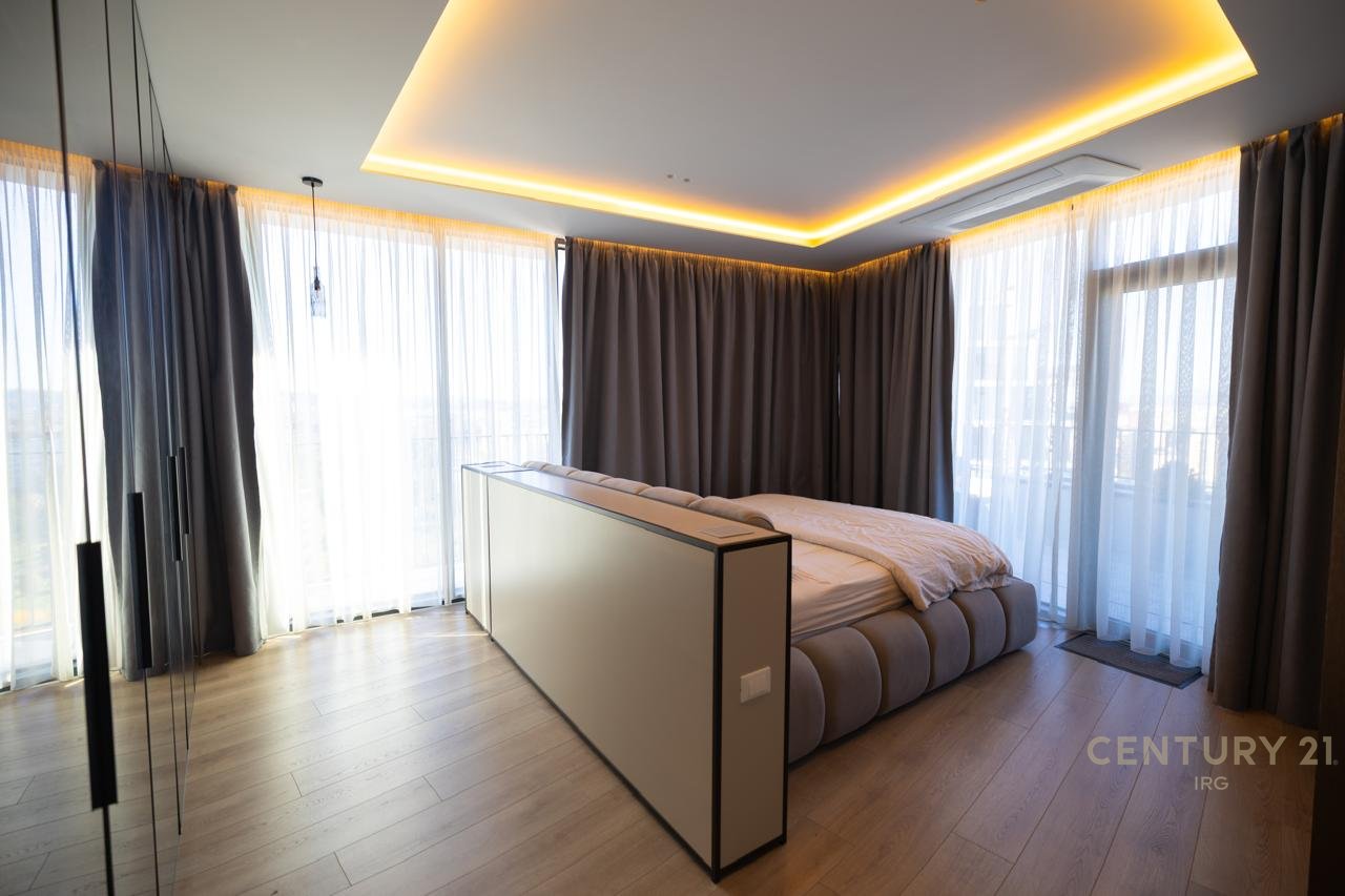 VISTA LAGO, APPARTAMENTO IN VENDITA SU TUTTO IL PIANO!