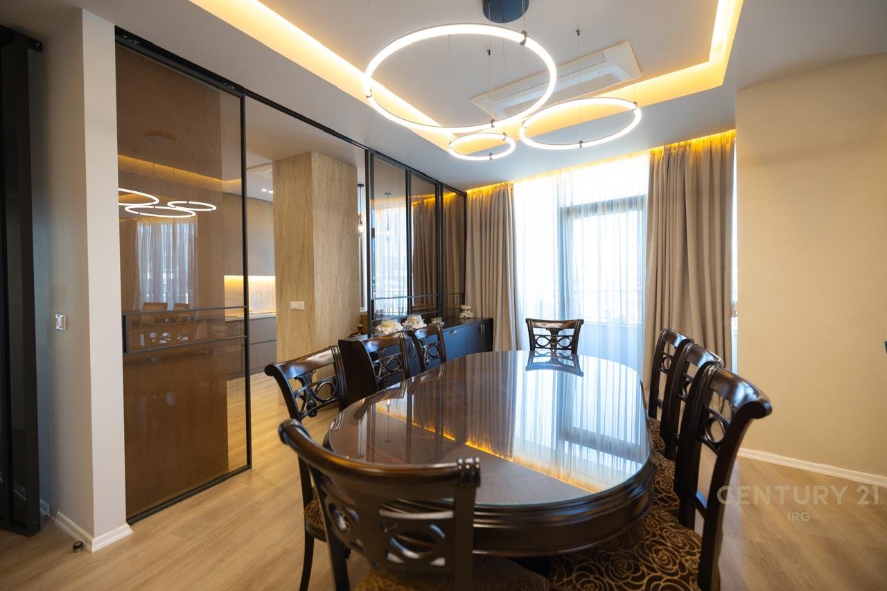 VISTA LAGO, APPARTAMENTO IN VENDITA SU TUTTO IL PIANO!