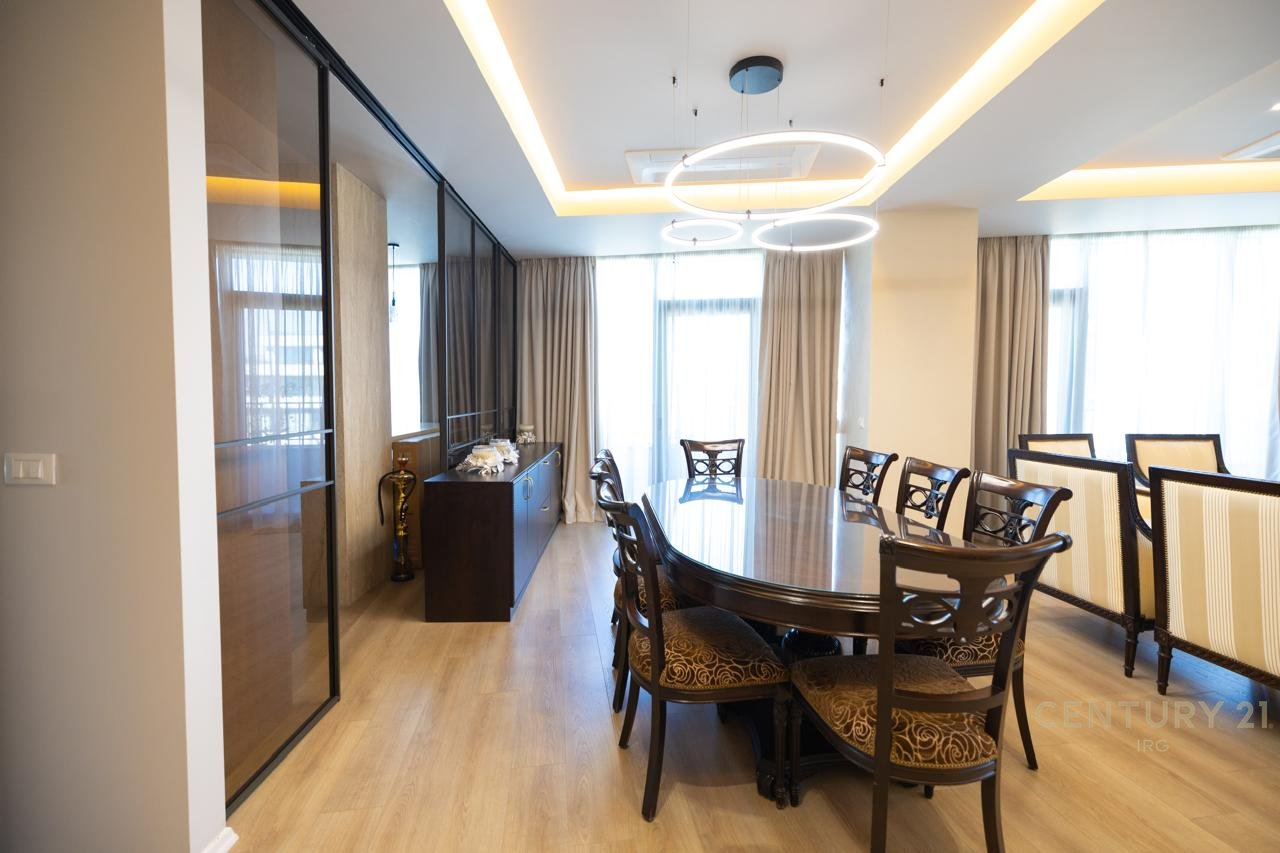 VISTA LAGO, APPARTAMENTO IN VENDITA SU TUTTO IL PIANO!