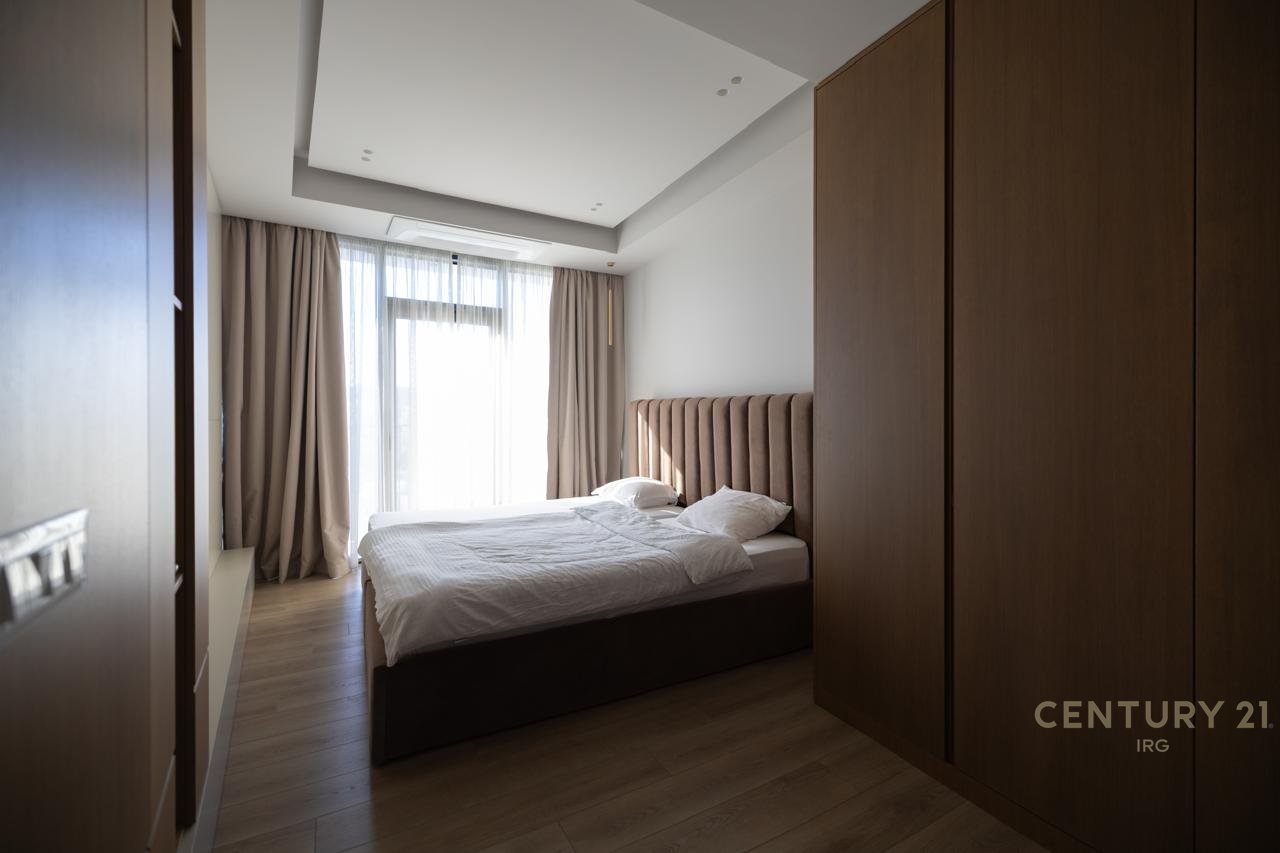 VISTA LAGO, APPARTAMENTO IN VENDITA SU TUTTO IL PIANO!