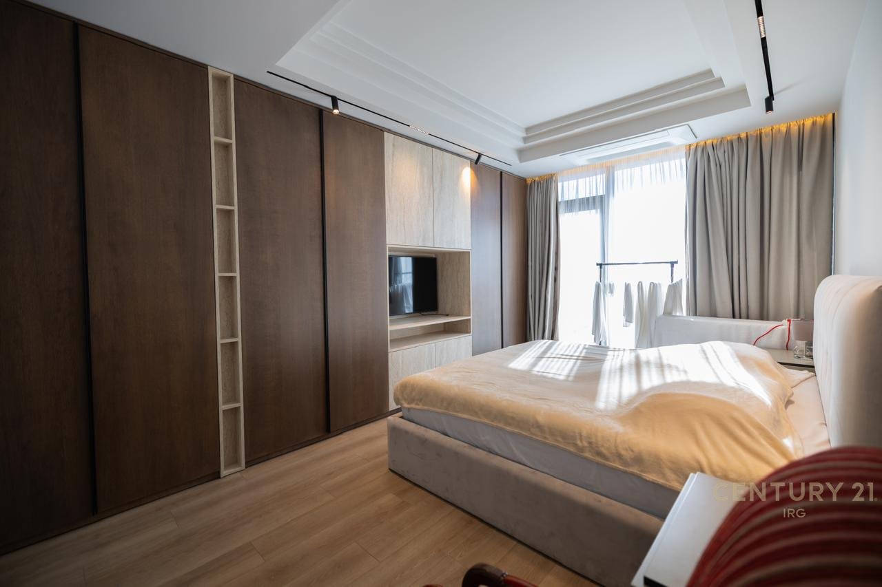 VISTA LAGO, APPARTAMENTO IN VENDITA SU TUTTO IL PIANO!