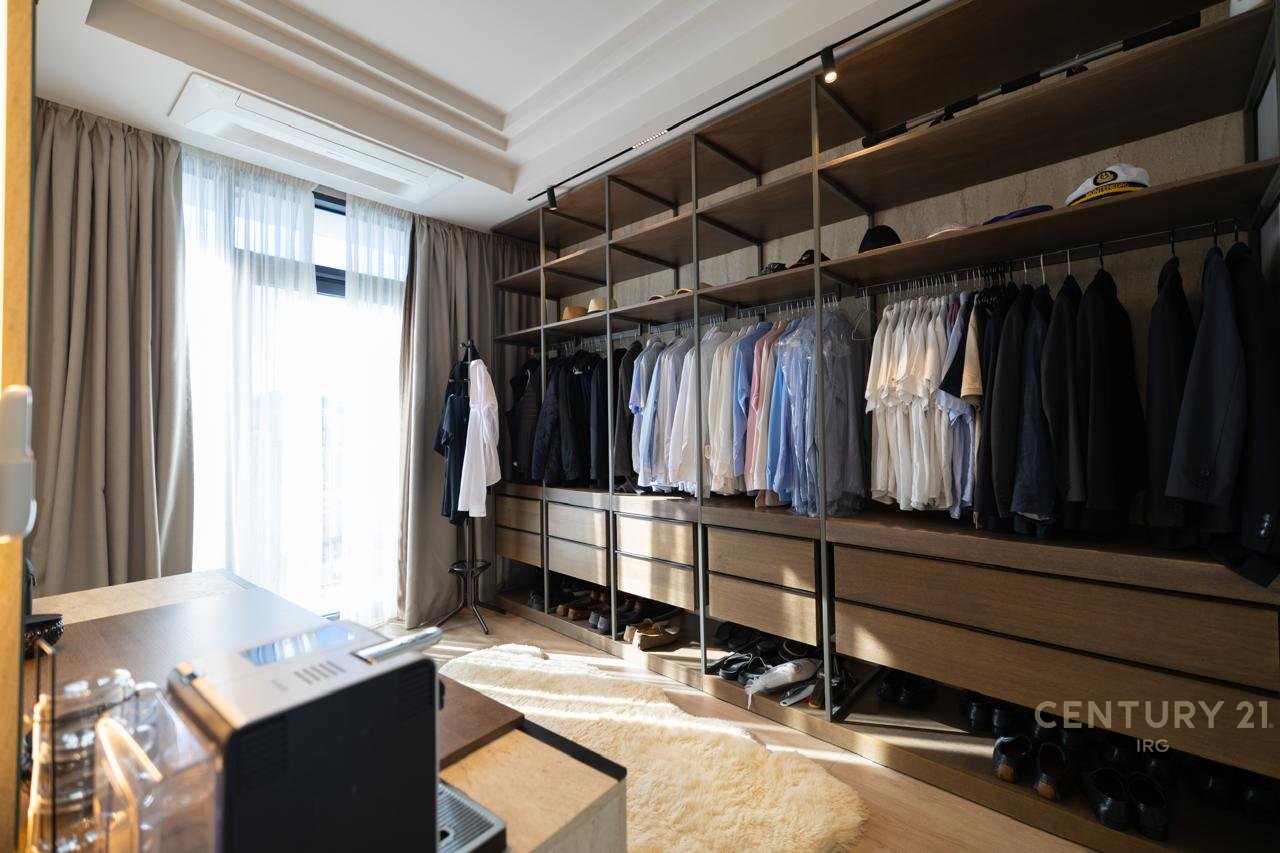 VISTA LAGO, APPARTAMENTO IN VENDITA SU TUTTO IL PIANO!