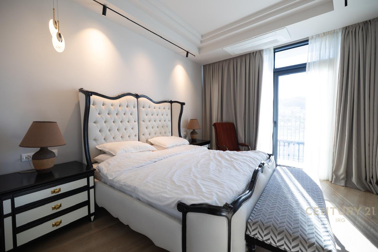 VISTA LAGO, APPARTAMENTO IN VENDITA SU TUTTO IL PIANO!