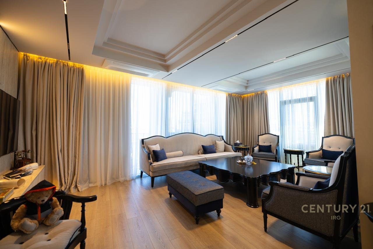 VISTA LAGO, APPARTAMENTO IN VENDITA SU TUTTO IL PIANO!