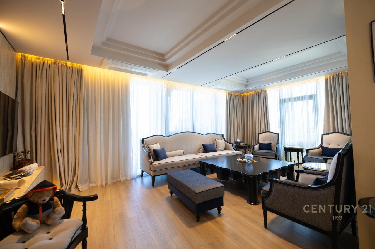 VISTA LAGO, APPARTAMENTO IN VENDITA SU TUTTO IL PIANO!