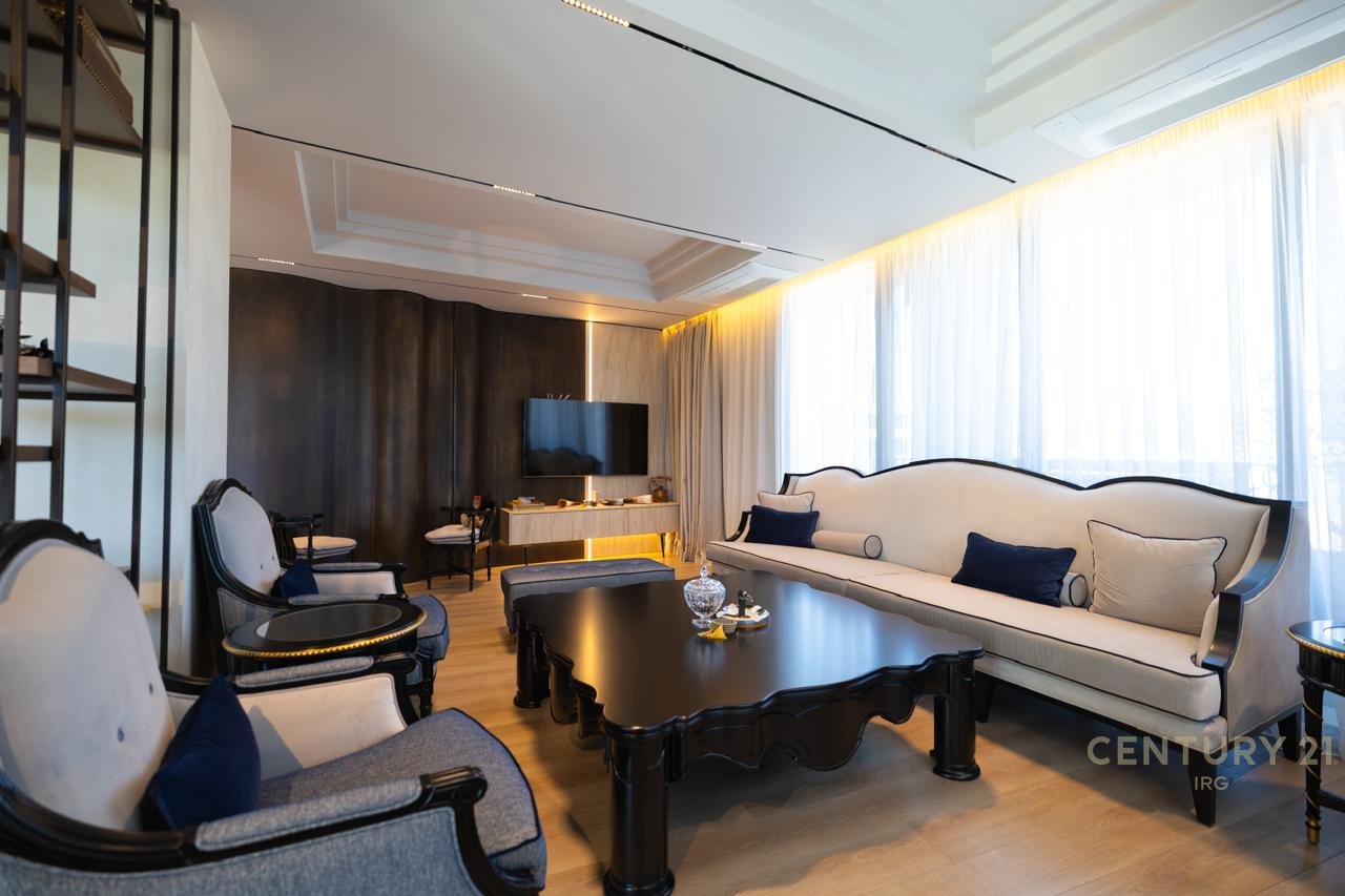 VISTA LAGO, APPARTAMENTO IN VENDITA SU TUTTO IL PIANO!