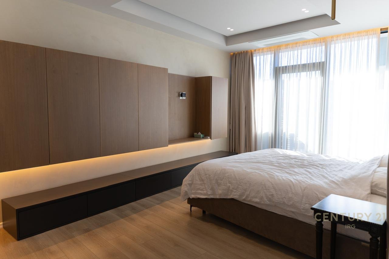 VISTA LAGO, APPARTAMENTO IN VENDITA SU TUTTO IL PIANO!