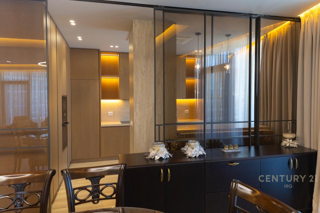 VISTA LAGO, APPARTAMENTO IN VENDITA SU TUTTO IL PIANO!