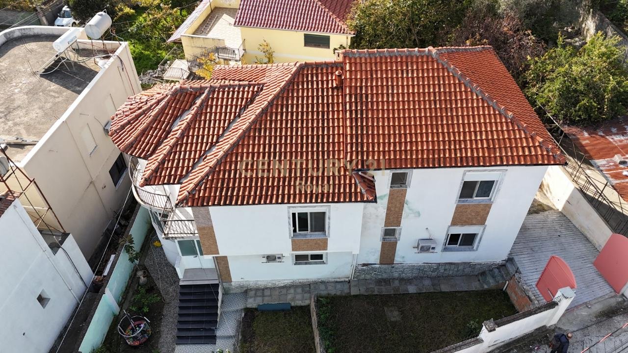 Villa in vendita vicino all'Ospedale Regionale di Durrës - €280.000 | 480 m²