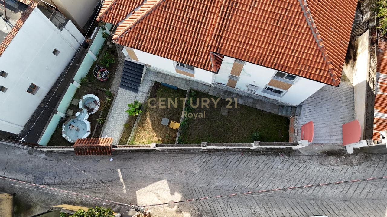 Villa in vendita vicino all'Ospedale Regionale di Durrës - €280.000 | 480 m²