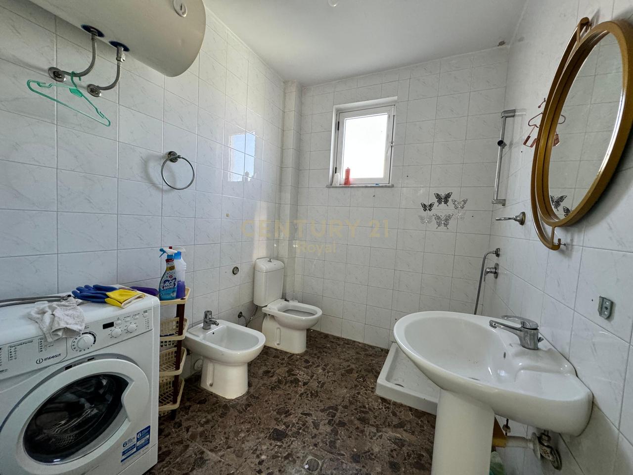 Villa in vendita vicino all'Ospedale Regionale di Durrës - €280.000 | 480 m²