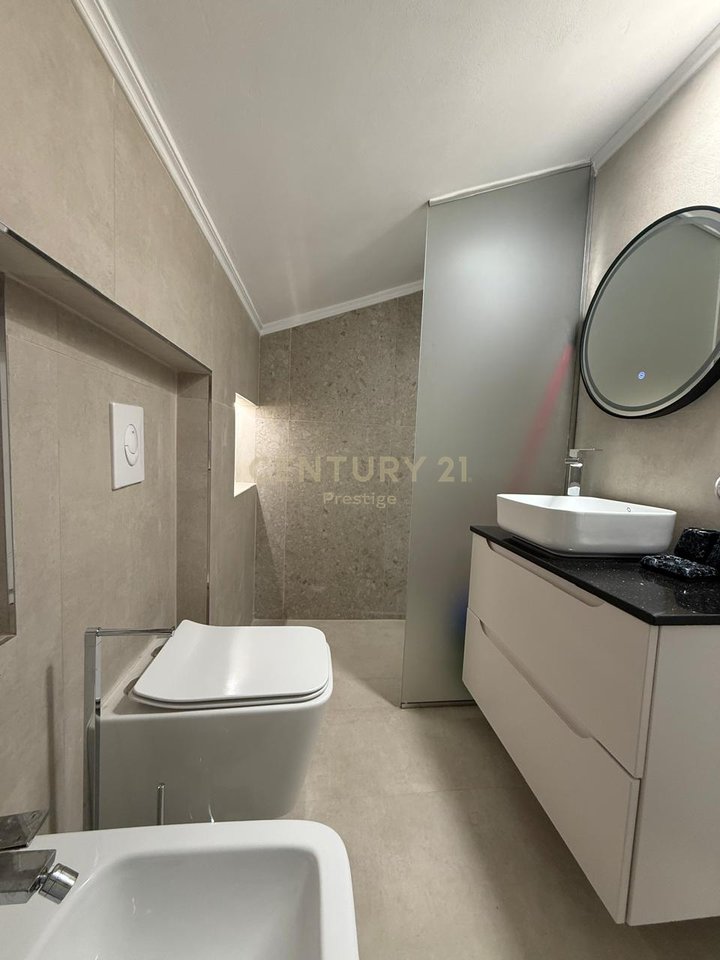 IN AFFITTO TERZO PIANO VILLA MODERNA + POSTO AUTO, NELLA CITTÀ STUDENTESCA!