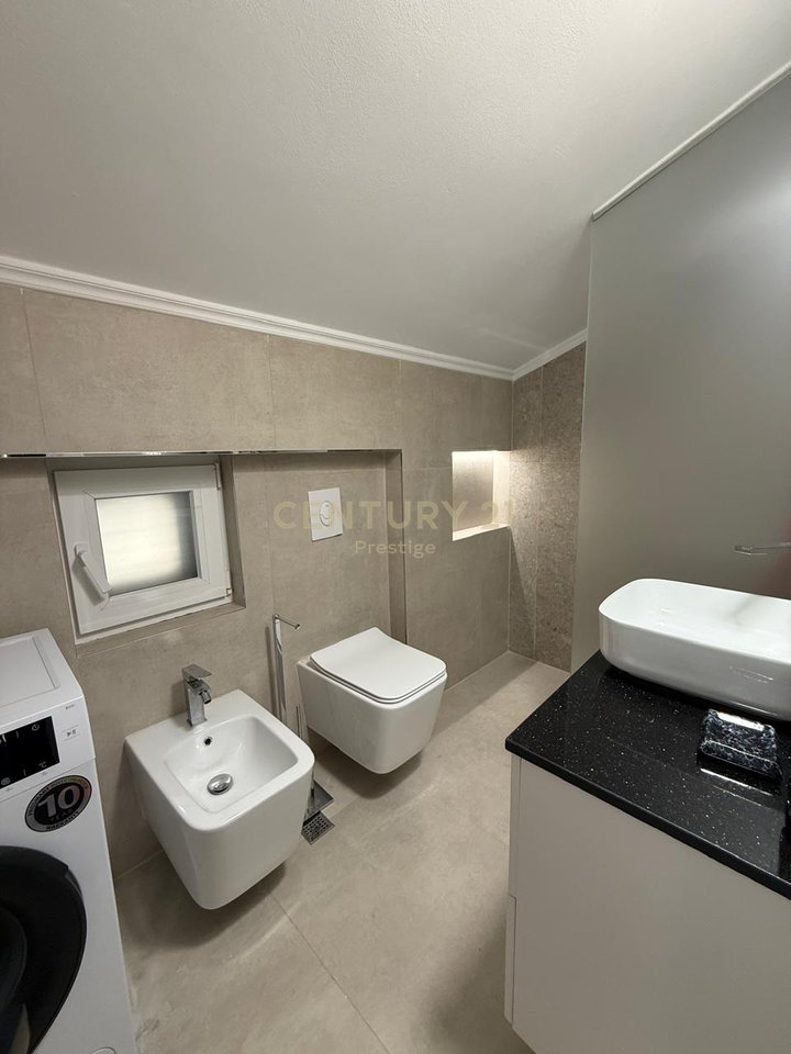 IN AFFITTO TERZO PIANO VILLA MODERNA + POSTO AUTO, NELLA CITTÀ STUDENTESCA!