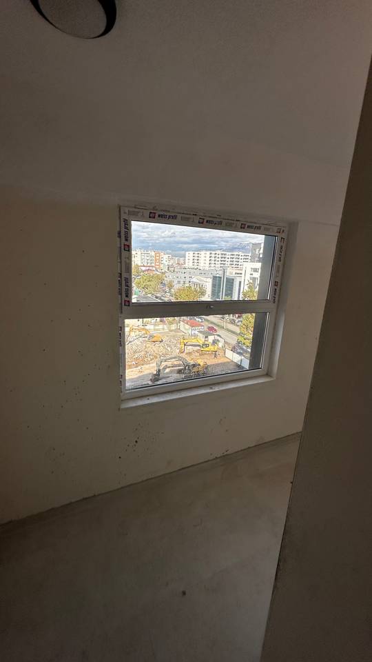 For sale 2+1+2 in Kamez.