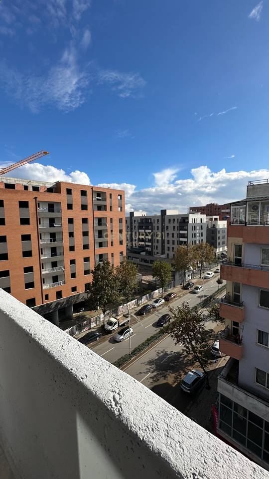 For sale 2+1+2 in Kamez.