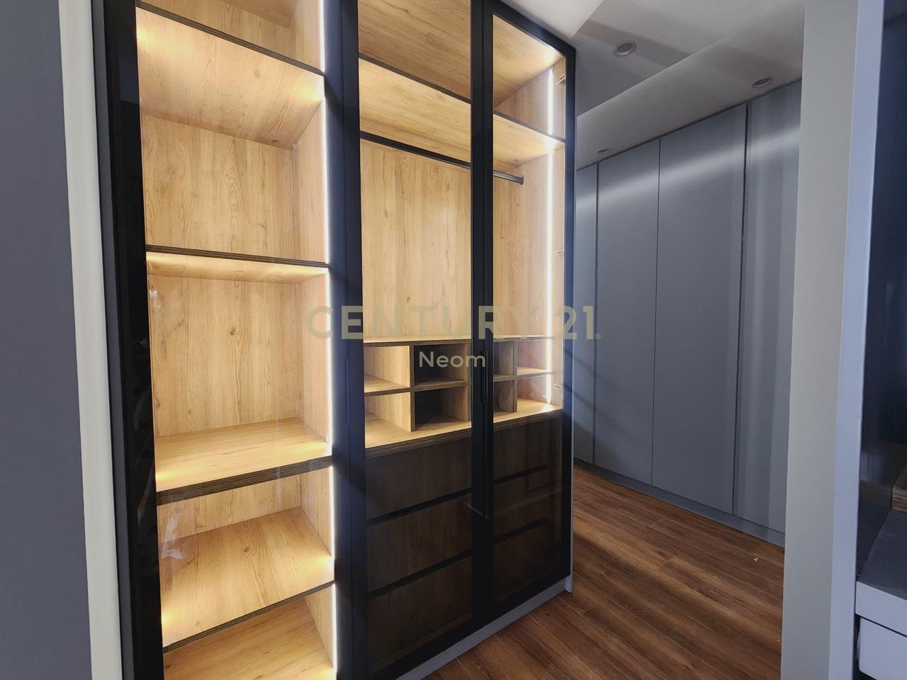 Apartament 2+1+2 për Shitje – Kodra e Diellit, Tiranë