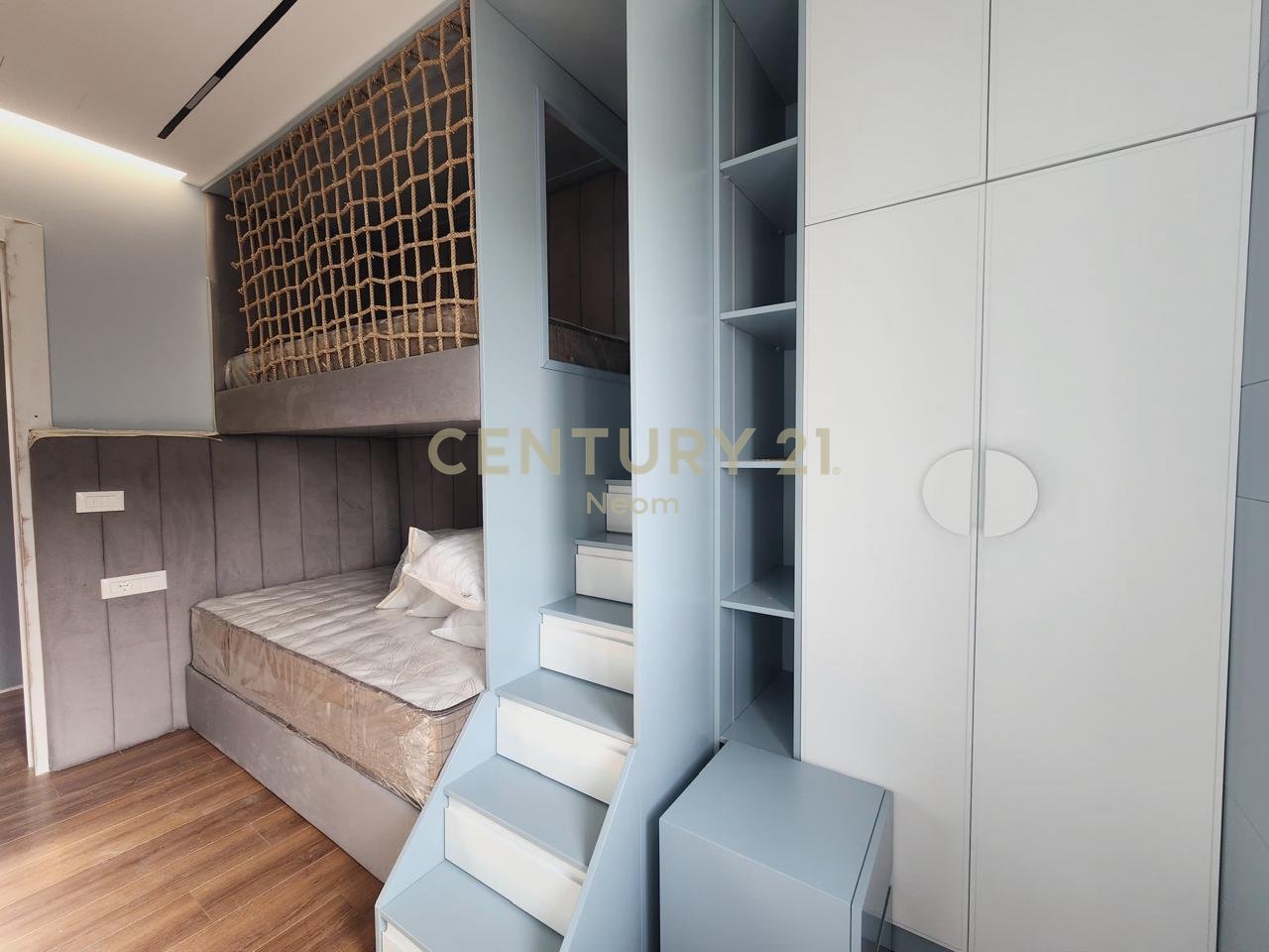 Apartament 2+1+2 për Shitje – Kodra e Diellit, Tiranë